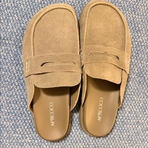 Aprecoco Taupe Suede Slip-On Loafers